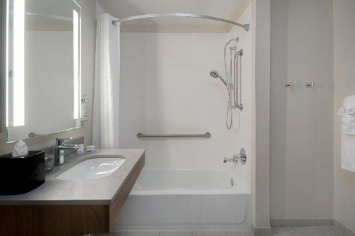 Candlewood Suites Columbia-Ft. Jackson, an IHG Hotel image 10