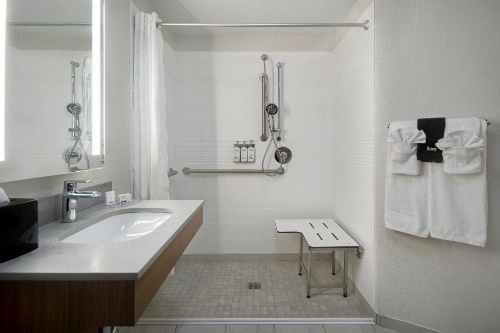 Candlewood Suites Columbia-Ft. Jackson, an IHG Hotel image 17
