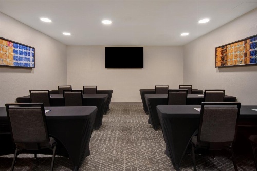 Candlewood Suites Columbia-Ft. Jackson, an IHG Hotel image 9